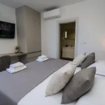 Luxury Perla In With Heated Pool Appartement Vinišće