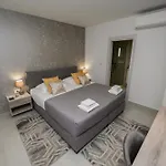 Appartement Luxury Perla In With Heated Pool
