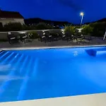 Luxury Perla In With Heated Pool Appartement
