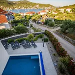 Appartement Luxury Perla In With Heated Pool Vinišće