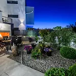 Appartement Luxury Perla In With Heated Pool *