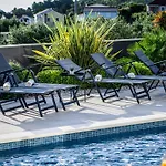 Luxury Perla In With Heated Pool
