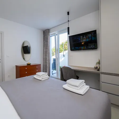 Luxury Perla In With Heated Pool 아파트 Vinišće