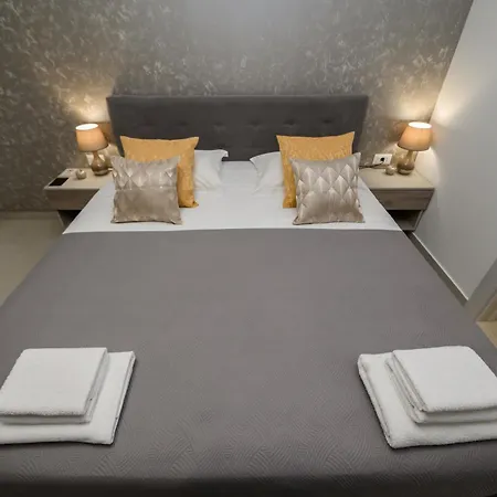 Luxury Perla In With Heated Pool 아파트 Vinišće