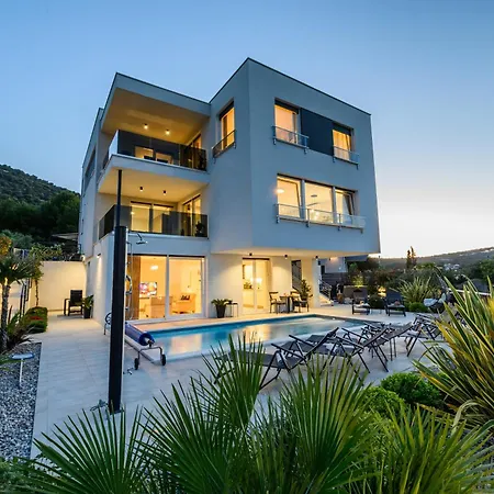 Appartement Luxury Perla In With Heated Pool *