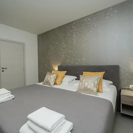 Luxury Perla In With Heated Pool 아파트 Vinišće