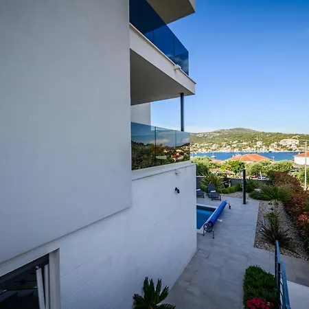 Appartement Luxury Perla In With Heated Pool Vinišće