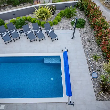 Luxury Perla In With Heated Pool Appartement Vinišće