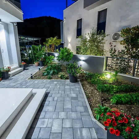 Luxury Perla In With Heated Pool Appartement Vinišće