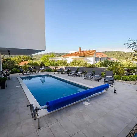 아파트 Luxury Perla In With Heated Pool *