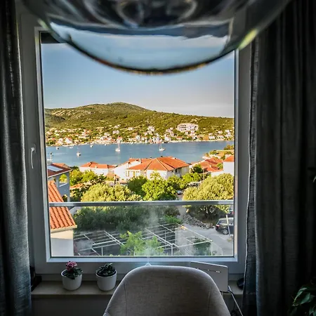 Luxury Perla In With Heated Pool 아파트