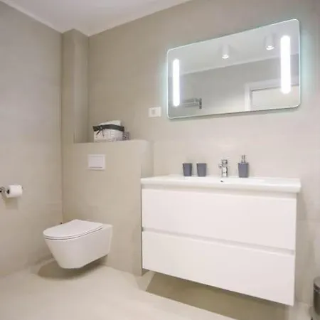 Luxury Perla In With Heated Pool Apartament