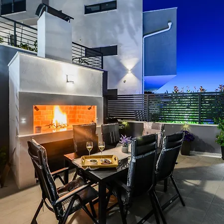 Luxury Perla In With Heated Pool *