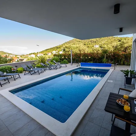 Luxury Perla In With Heated Pool Vinišće