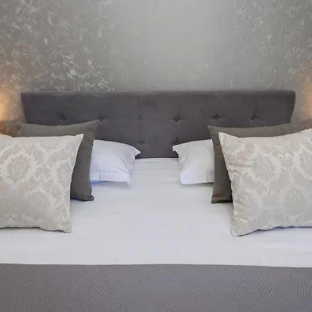 Apartament Luxury Perla In With Heated Pool