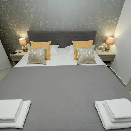 Luxury Perla In With Heated Pool *