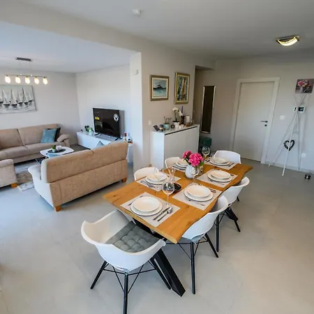 Luxury Perla In With Heated Pool Apartament Vinišće