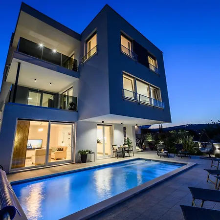Luxury Perla In With Heated Pool شقة Vinišće