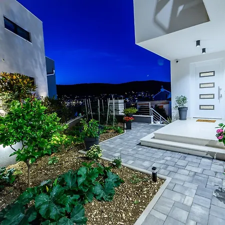 Luxury Perla In With Heated Pool Vinišće