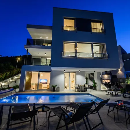 Luxury Perla In With Heated Pool *