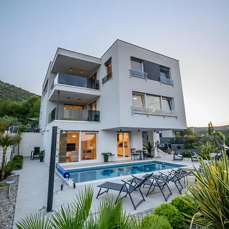 Apartament Luxury Perla In With Heated Pool Vinišće