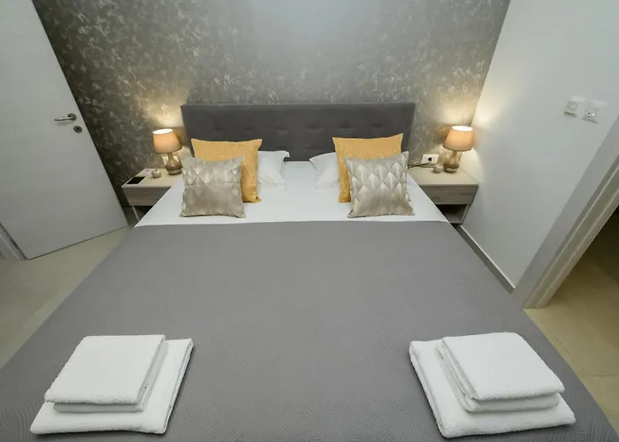 Luxury Perla In With Heated Pool *